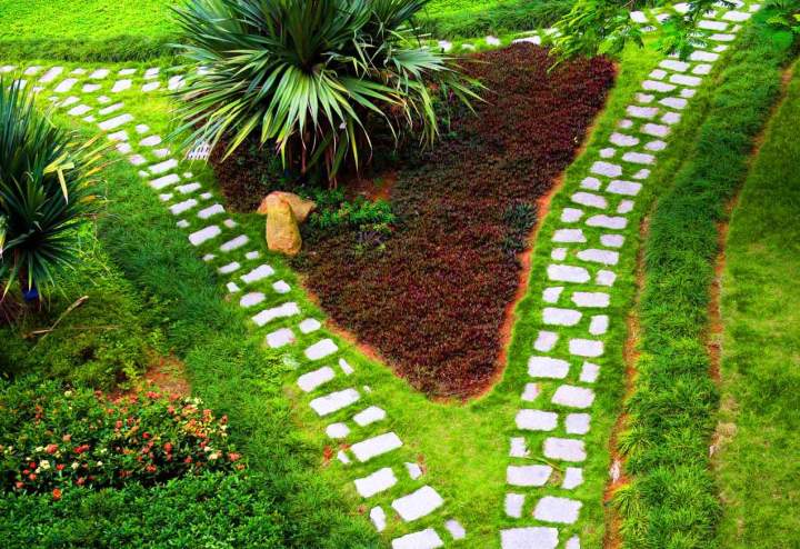 Allée de jardin